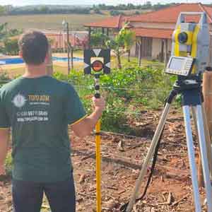 Empresa de levantamento planialtimétrico da TOPO ADM