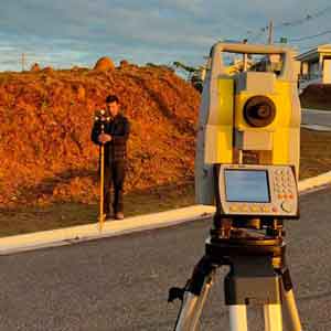 Levantamento planialtimétrico cadastral da TOPO ADM