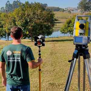 Levantamento planialtimétrico e topográfico da TOPO ADM